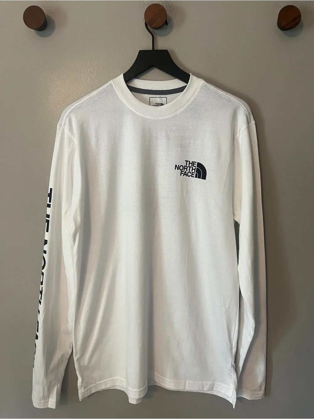 New! The North Face Long Sleeve Graphic T-Shirt *2 tiny flaws* Men's Size Medium